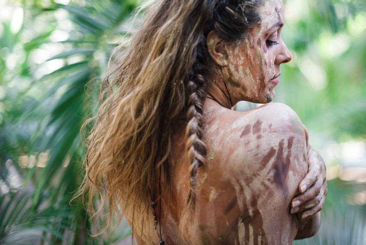 Monique Body Paint Barro Arcilla